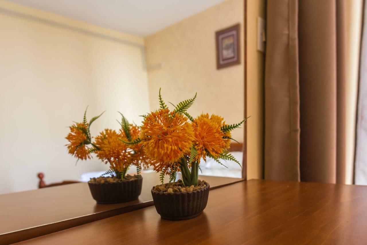 Mali Milocer Bay Accommodation スヴェティ・ステファン エクステリア 写真