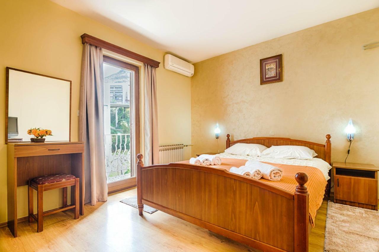 Mali Milocer Bay Accommodation スヴェティ・ステファン エクステリア 写真