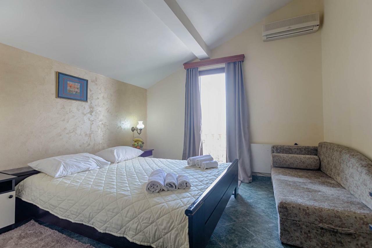 Mali Milocer Bay Accommodation スヴェティ・ステファン エクステリア 写真
