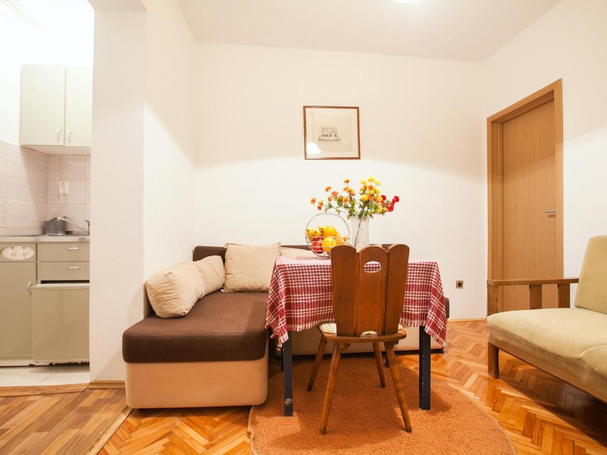 Mali Milocer Bay Accommodation スヴェティ・ステファン 部屋 写真